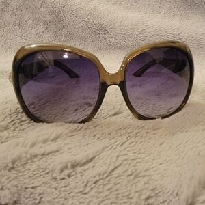 Gucci Sunglasses with Case